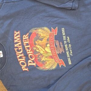 JERZEES LONG SLEEVE POLYGAMY PORTER GRAPHIC TSHIRT.    SIZE XL. #7779